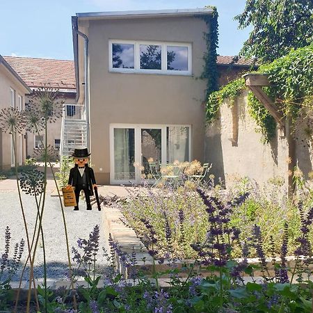 Travel Art Boardinghouse Aparthotel Neuruppin Exterior foto
