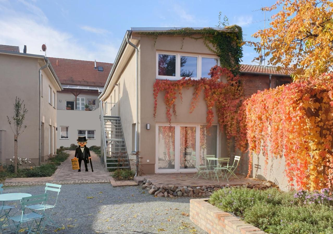 Travel Art Boardinghouse Aparthotel Neuruppin Exterior foto